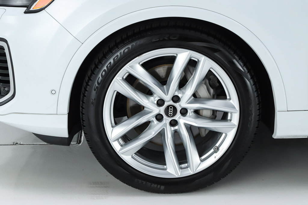 Used 2025 Audi Q7 3.0T Premium Plus w/ Premium Plus Package AWD/4WD image 9
