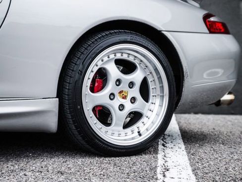 Used 2001 Porsche 911 Carrera RWD image 37