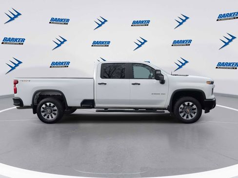Used 2025 Chevrolet Silverado 2500 Custom w/ Custom Value Package image 9