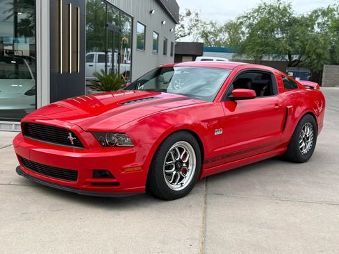Used 2013 Ford Mustang GT Premium RWD image 8