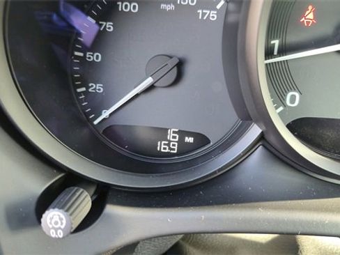 New 2025 Porsche Macan image 25