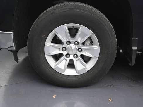 Used 2023 Chevrolet Silverado 1500 LT AWD/4WD image 9