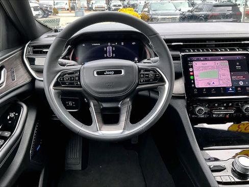 Used 2023 Jeep Grand Cherokee Overland image 17