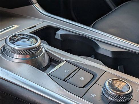 Used 2021 Ford Explorer XLT w/ Equipment Group 202A image 12