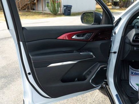 New 2026 Chevrolet Traverse RS image 12