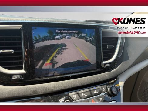 Used 2024 Chrysler Pacifica Touring-L FWD image 28