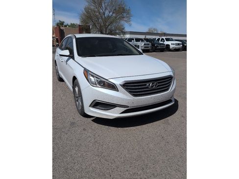 Used 2016 Hyundai Sonata SE FWD image 2