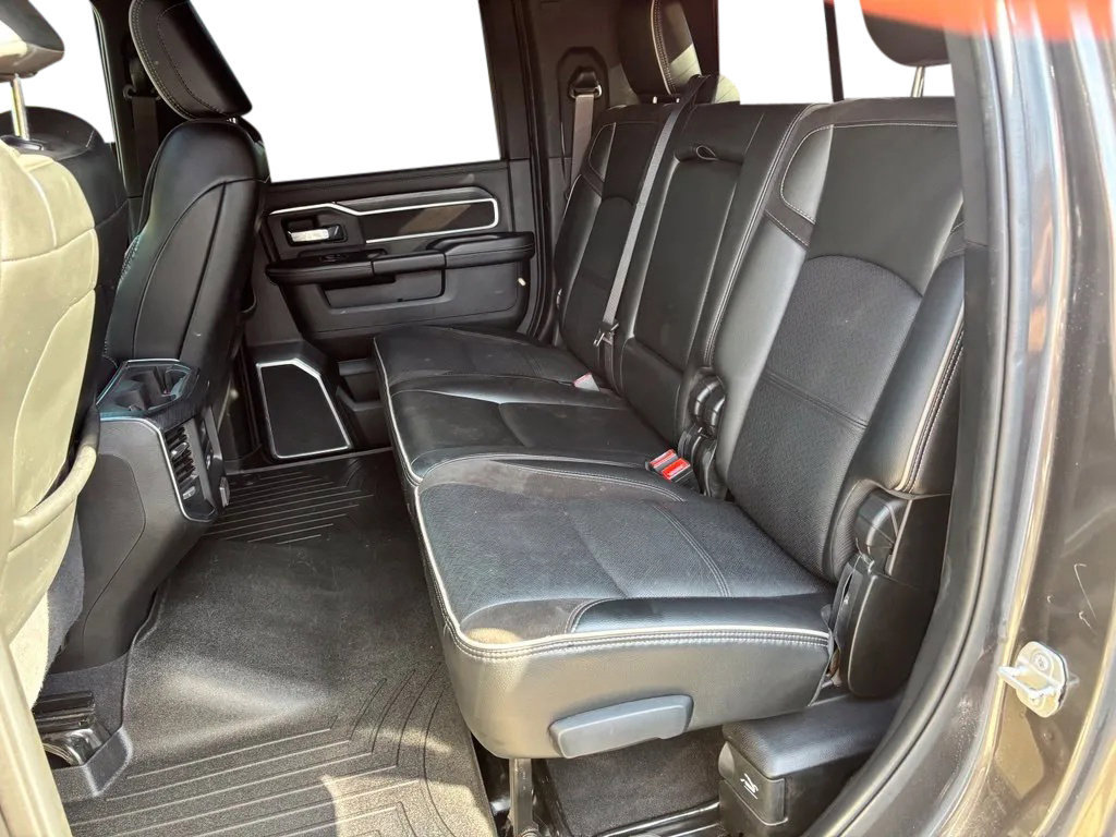 Used 2024 RAM 3500 Laramie w/ Night Edition AWD/4WD image 27