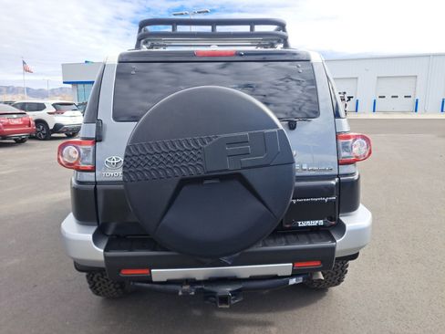 Used 2014 Toyota FJ Cruiser 4WD w/ Convenience Package image 4
