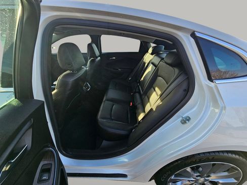 Used 2016 Chevrolet Malibu Premier image 24