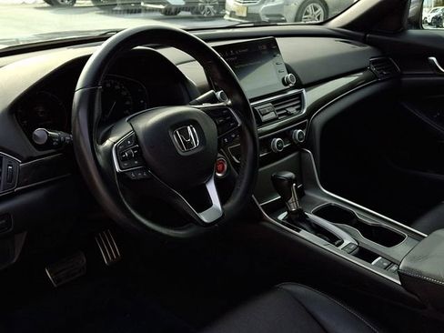 Used 2018 Honda Accord Sport image 16