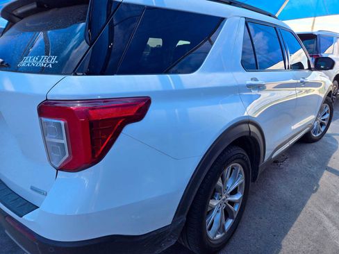 Used 2020 Ford Explorer XLT w/ Equipment Group 202A RWD image 4