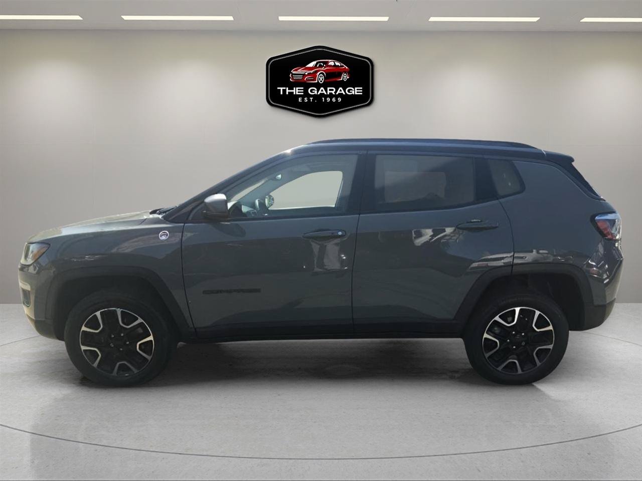 Used 2020 Jeep Compass Trailhawk w/ Cold Weather Group AWD/4WD image 2