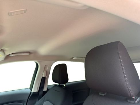 Used 2020 Ford Edge SE FWD image 12