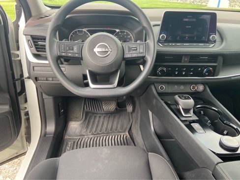 Used 2023 Nissan Rogue S AWD/4WD image 19