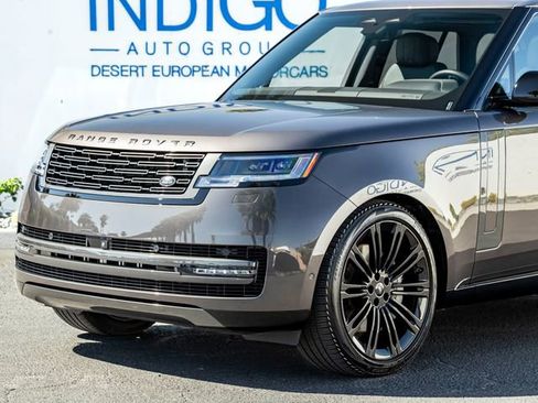 Used 2024 Land Rover Range Rover SE image 2