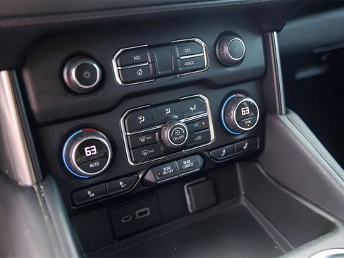 Used 2022 Chevrolet Tahoe LT w/ Luxury Package image 20