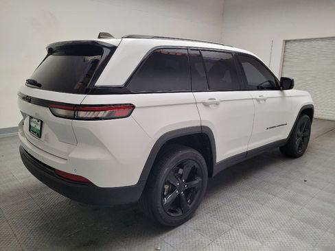 Used 2023 Jeep Grand Cherokee Altitude AWD/4WD image 9