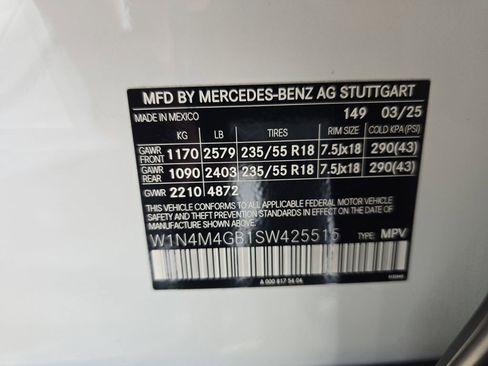 Certified 2025 Mercedes-Benz GLB 250 image 38