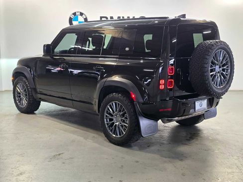 Used 2023 Land Rover Defender 110 X-Dynamic SE image 4