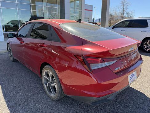 Used 2023 Hyundai Elantra SEL w/ Convenience Package image 3