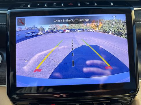 Used 2022 Jeep Grand Cherokee L Limited image 25