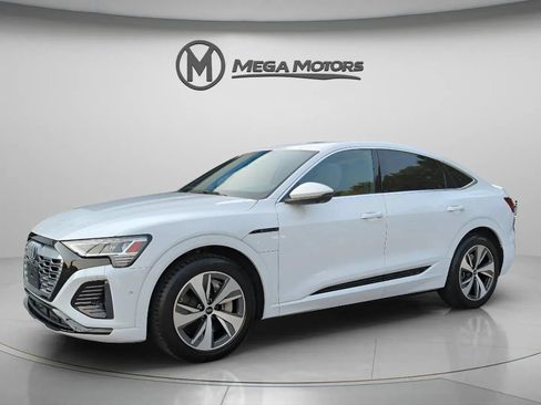 Used 2024 Audi Q8 e-tron Premium Plus w/ Premium Plus Package AWD/4WD image 2