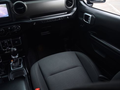 Used 2018 Jeep Wrangler Unlimited Sport S image 15