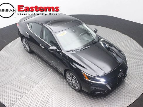 Used 2024 Nissan Altima 2.5 SL AWD/4WD image 3