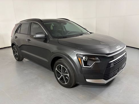 New 2026 Kia Niro EX FWD image 2