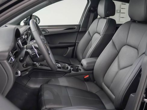 Used 2026 Porsche Macan AWD/4WD image 5