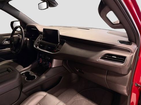 Used 2022 Chevrolet Suburban RST w/ Luxury Package image 29