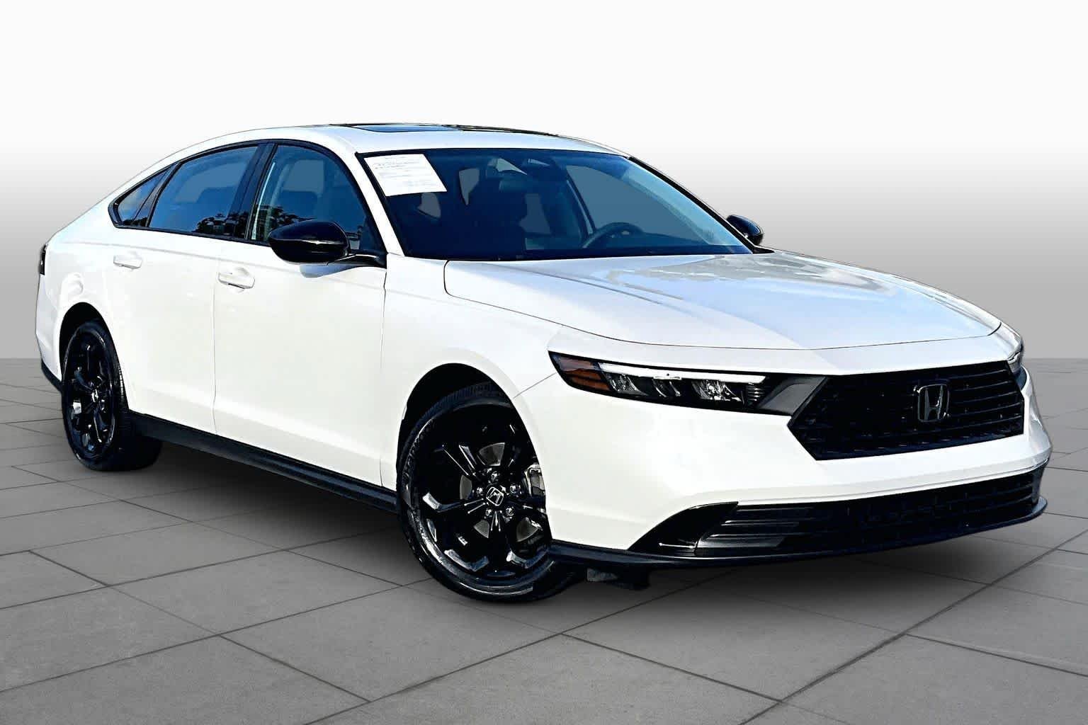 Certified 2025 Honda Accord SE image 3