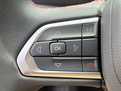 Used 2025 Jeep Compass Trailhawk image 25