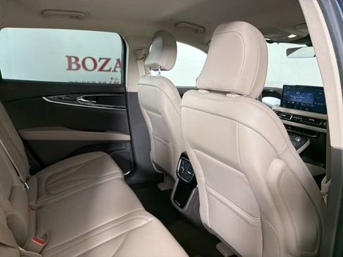 Used 2022 Lincoln Nautilus FWD image 19