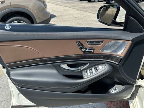 Used 2017 Mercedes-Benz S 550 4MATIC Sedan image 11