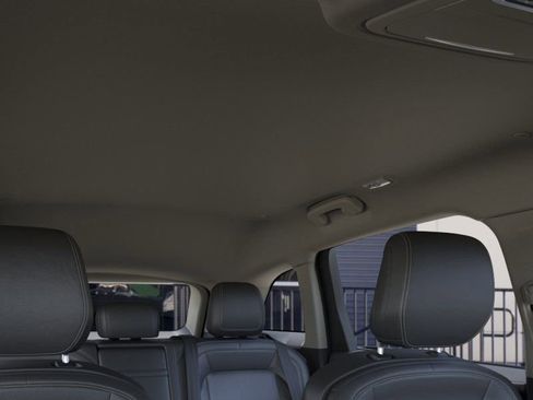 New 2025 Lincoln Nautilus Premier image 22