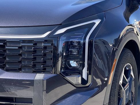 New 2026 Kia Sportage EX FWD image 8