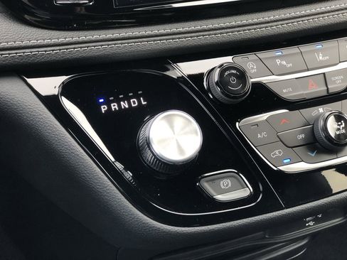 New 2026 Chrysler Pacifica Select image 28