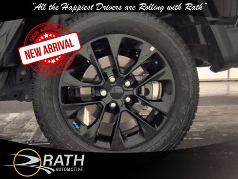 Used 2022 Jeep Wrangler Unlimited Sahara w/ Safety Group image 10