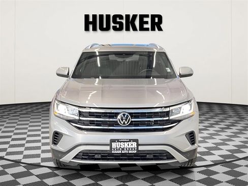 Used 2022 Volkswagen Atlas Cross Sport SEL image 3