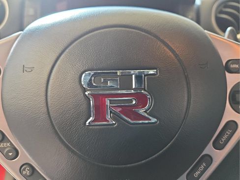 Used 2009 Nissan GT-R Premium AWD/4WD image 22