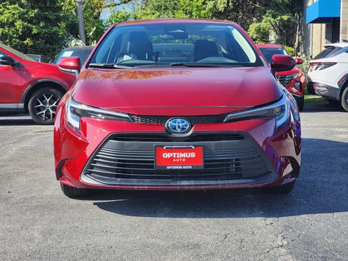 Used 2025 Toyota Corolla LE FWD image 2