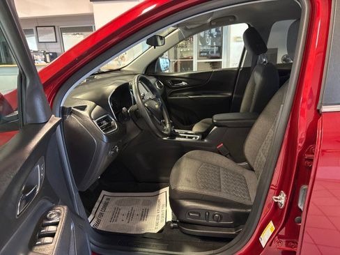 Used 2024 Chevrolet Equinox LT w/ LPO, Floor Liner Package FWD image 15