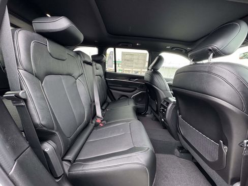 New 2026 Jeep Grand Cherokee Limited AWD/4WD image 16