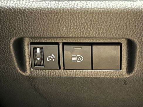 Used 2025 Toyota RAV4 XLE AWD/4WD image 30