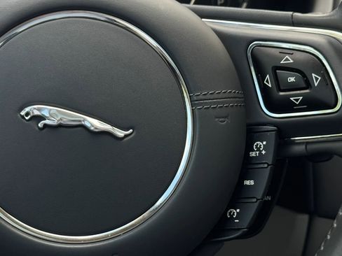 Used 2015 Jaguar XJ L Portfolio RWD image 35