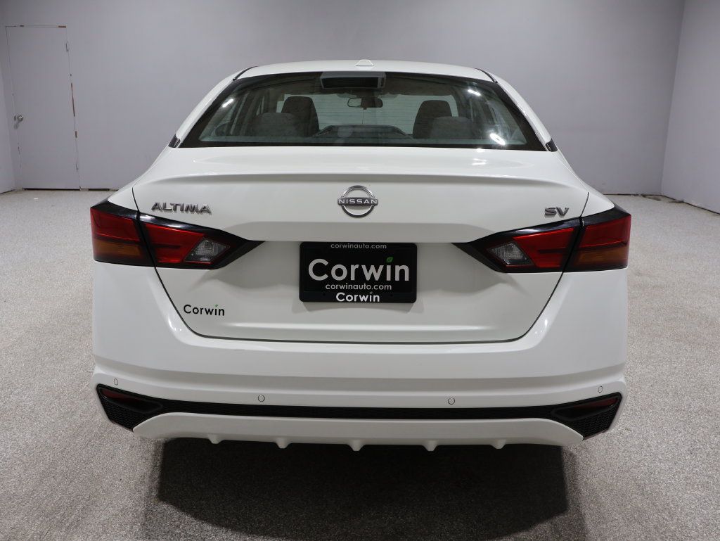 Used 2023 Nissan Altima 2.5 SV FWD image 3