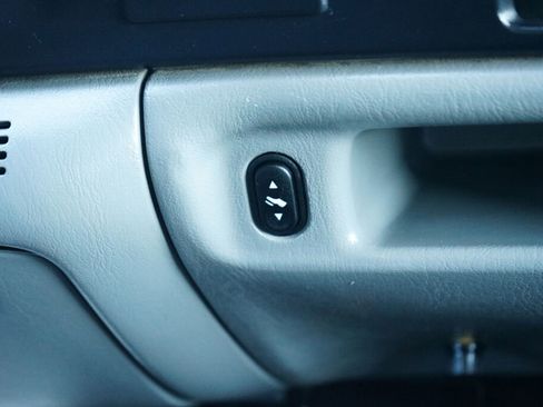 Used 2003 Ford F250 XLT image 17