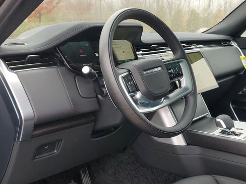 New 2026 Land Rover Range Rover Long Wheelbase SE image 7